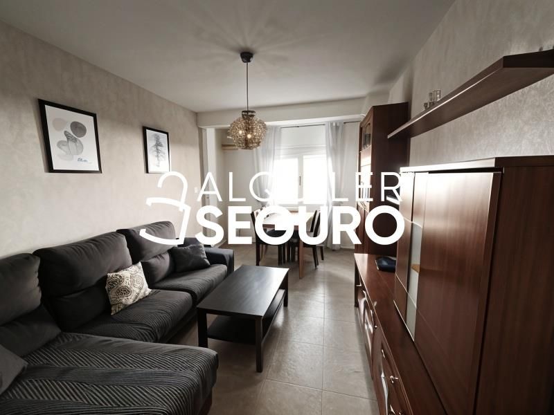 Living room of Flat to rent in  Zaragoza Capital  with Air Conditioner, Heating and Furnished