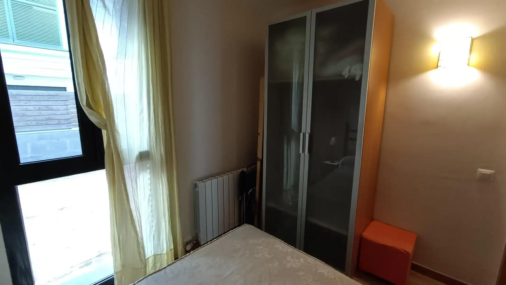 Schlafzimmer von Erdgeschoss zur Miete in Palamós mit Heizung, Terrasse und Balkon