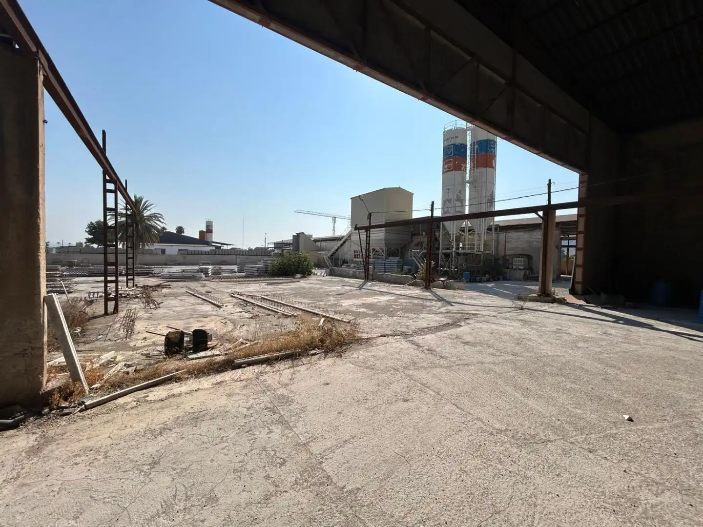 Vista exterior de Nave industrial en venta en Cox