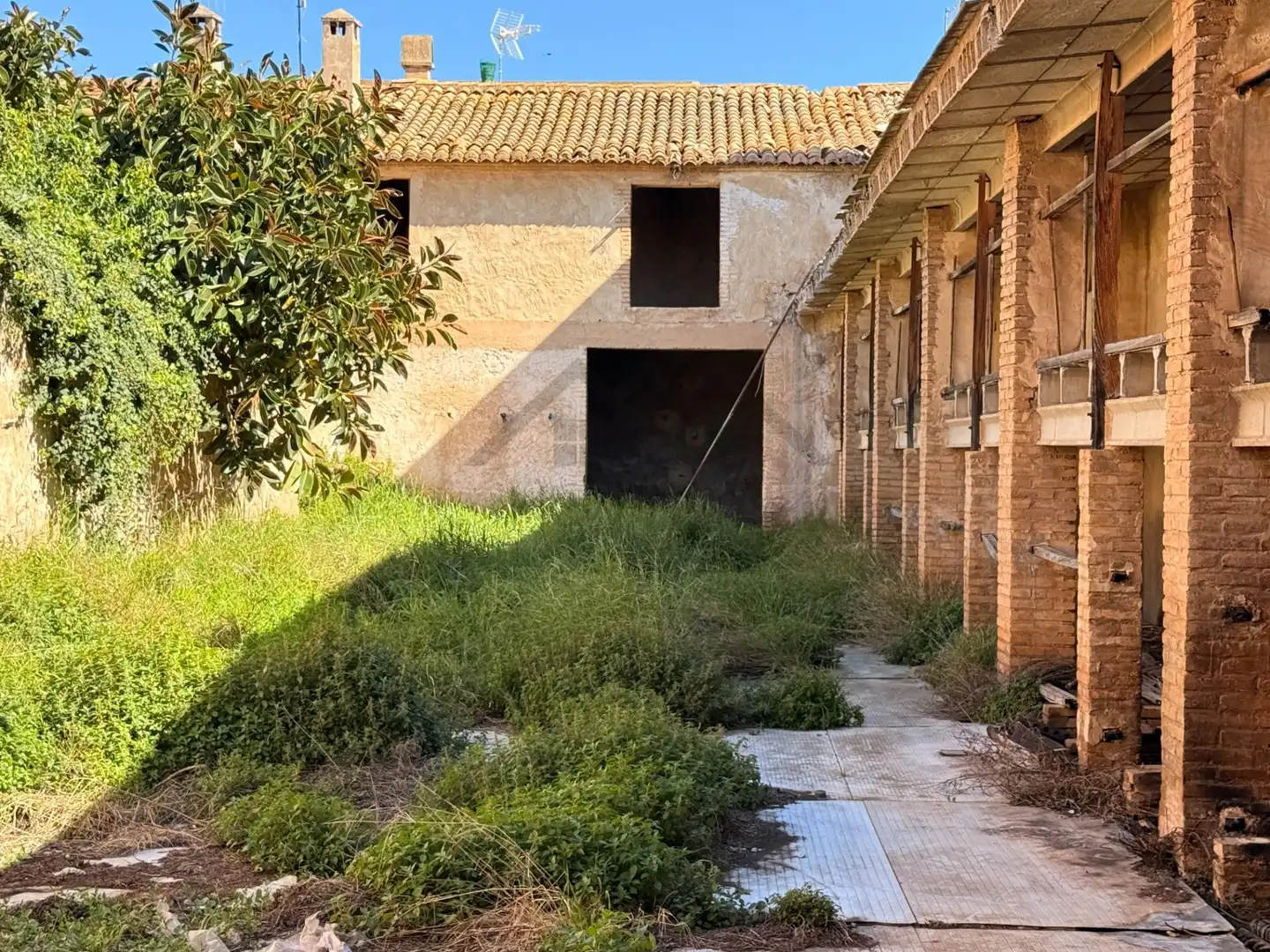 Exterior view of Residential for sale in La Pobla de Vallbona