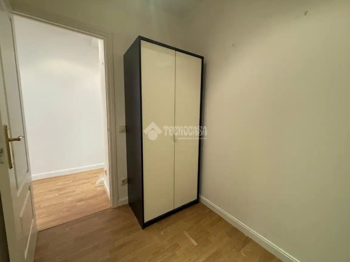 Habitación de Piso en venta en Madrid con Calefacción