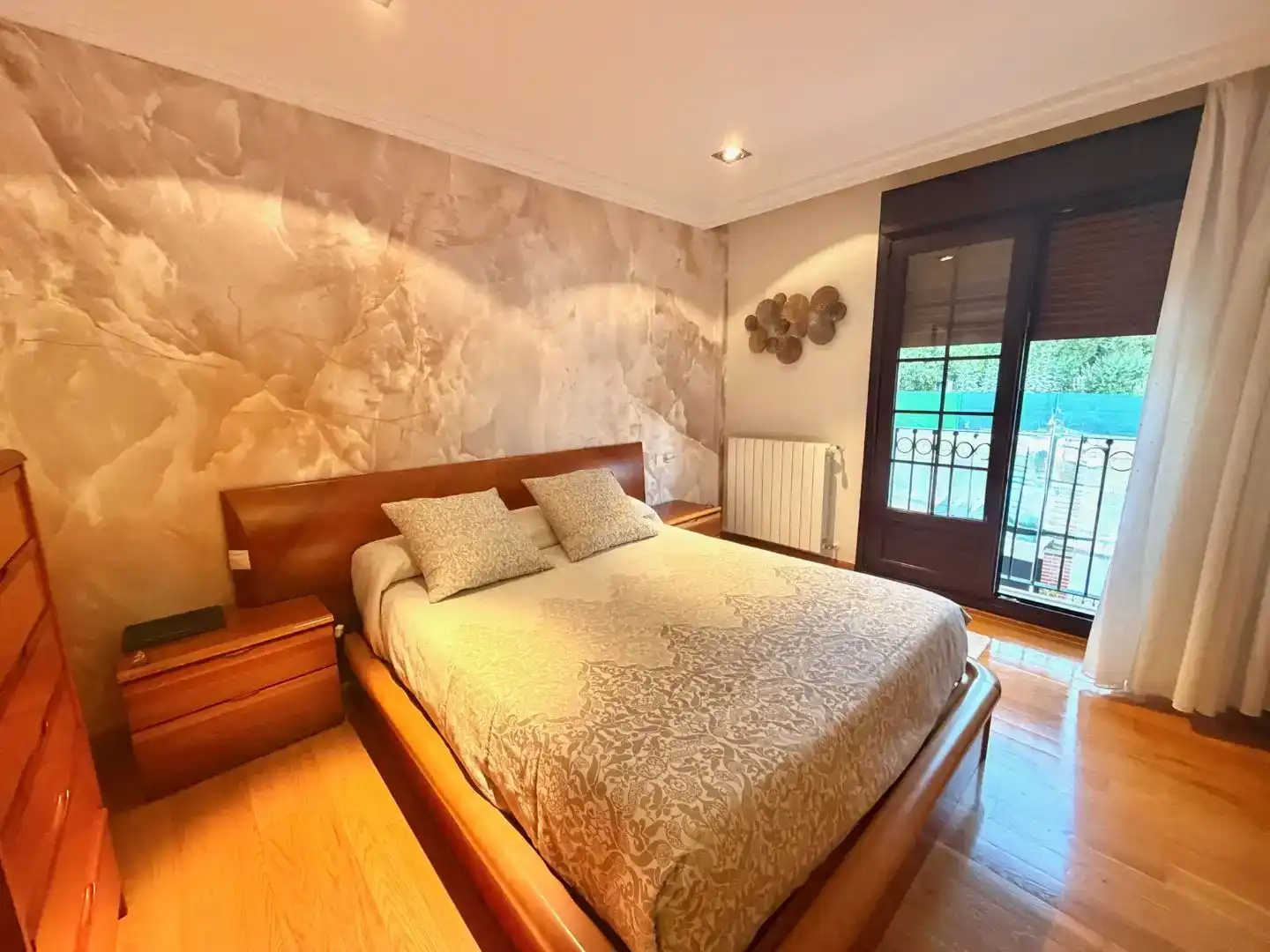 Habitación de Casa adosada en venta en Castro-Urdiales con Balcón