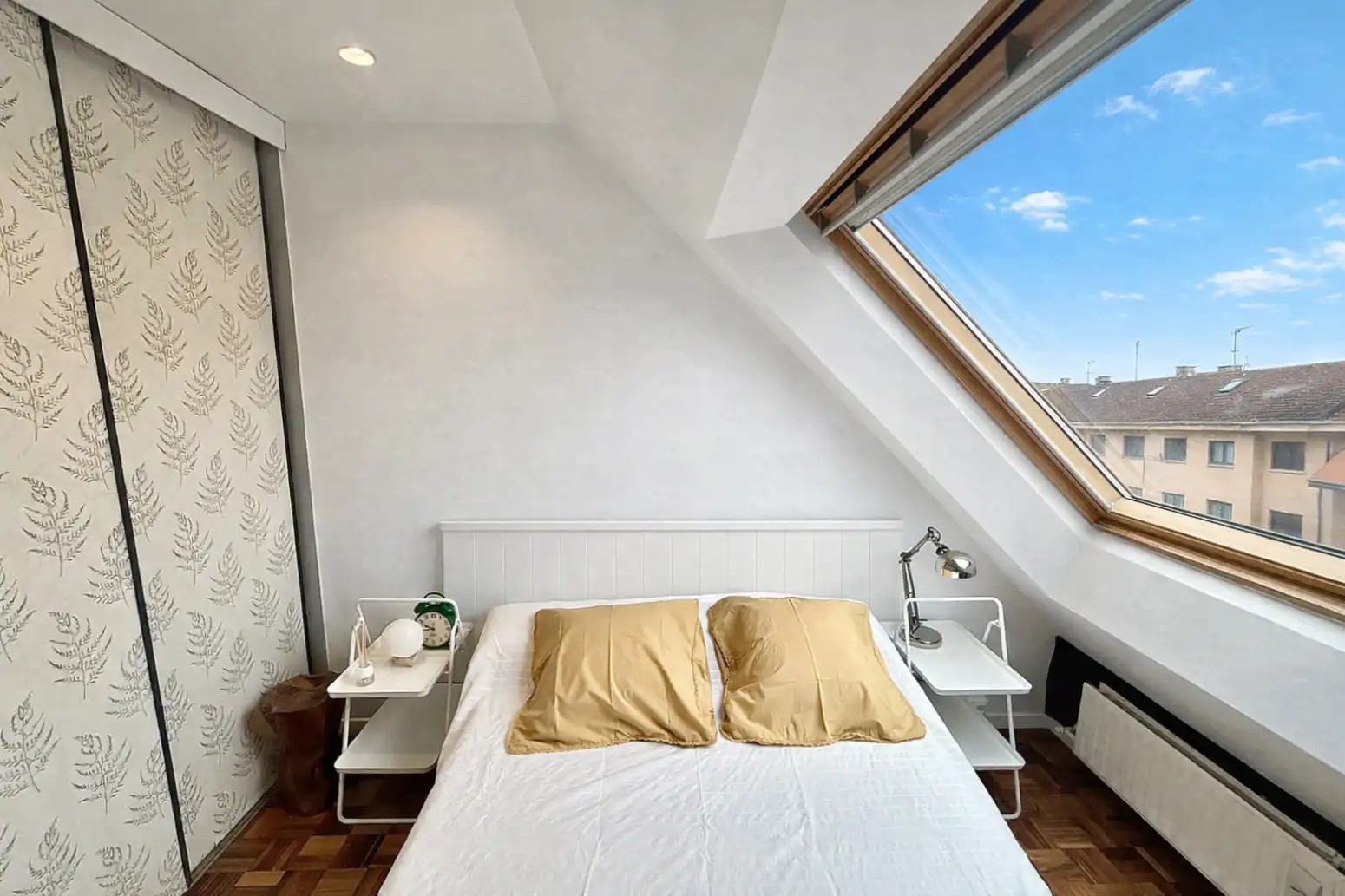 Habitación de Ático en venta en Oviedo  con Calefacción y Parquet