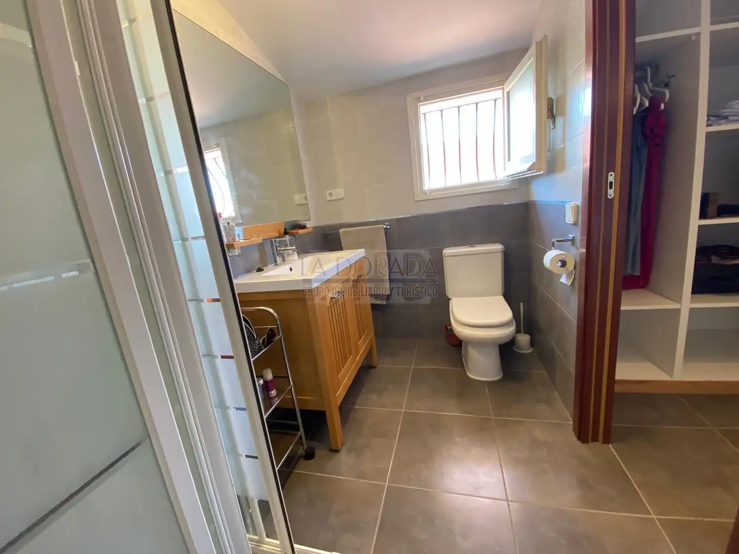 Badezimmer von Haus oder Chalet zum Verkauf in Cambrils mit Privatgarten, Terrasse und Abstellraum