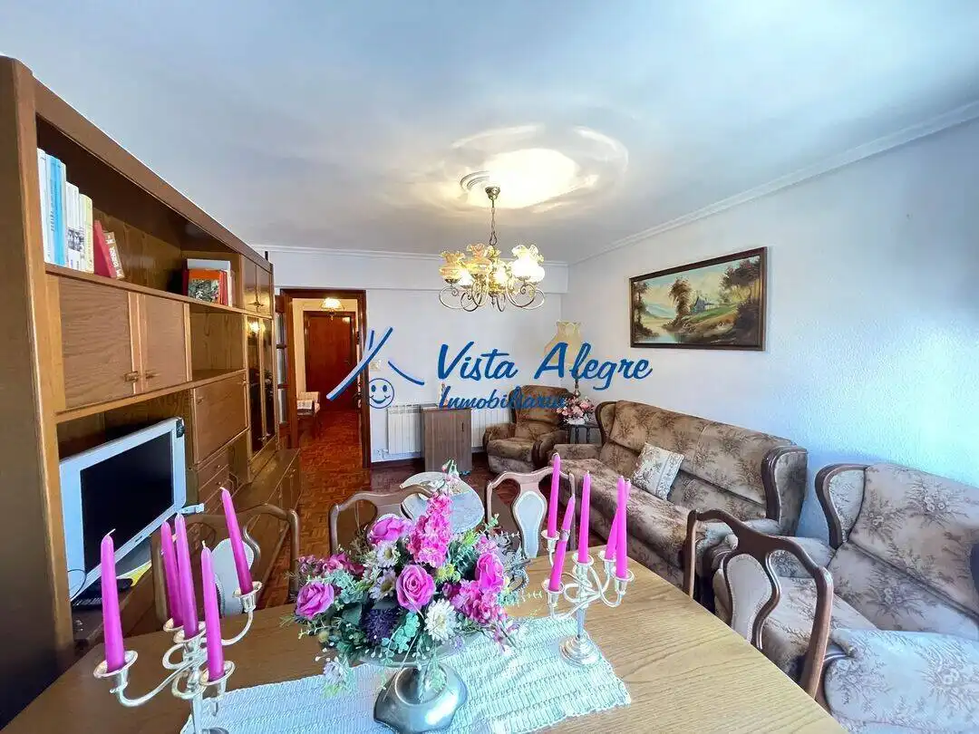 Sala de estar de Piso en venta en Haro con Calefacción, Terraza y Amueblado
