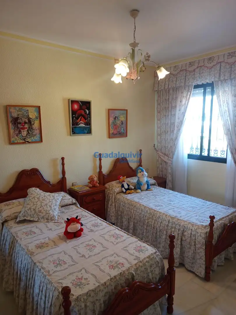 Chalet con piscina en venta en Cerros de Montequinto, imagen 70