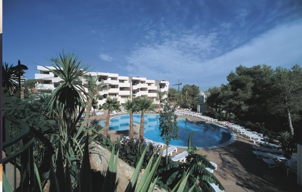 Piscina de Apartament en venda en Salou amb Aire condicionat, Calefacció i Jardí privat
