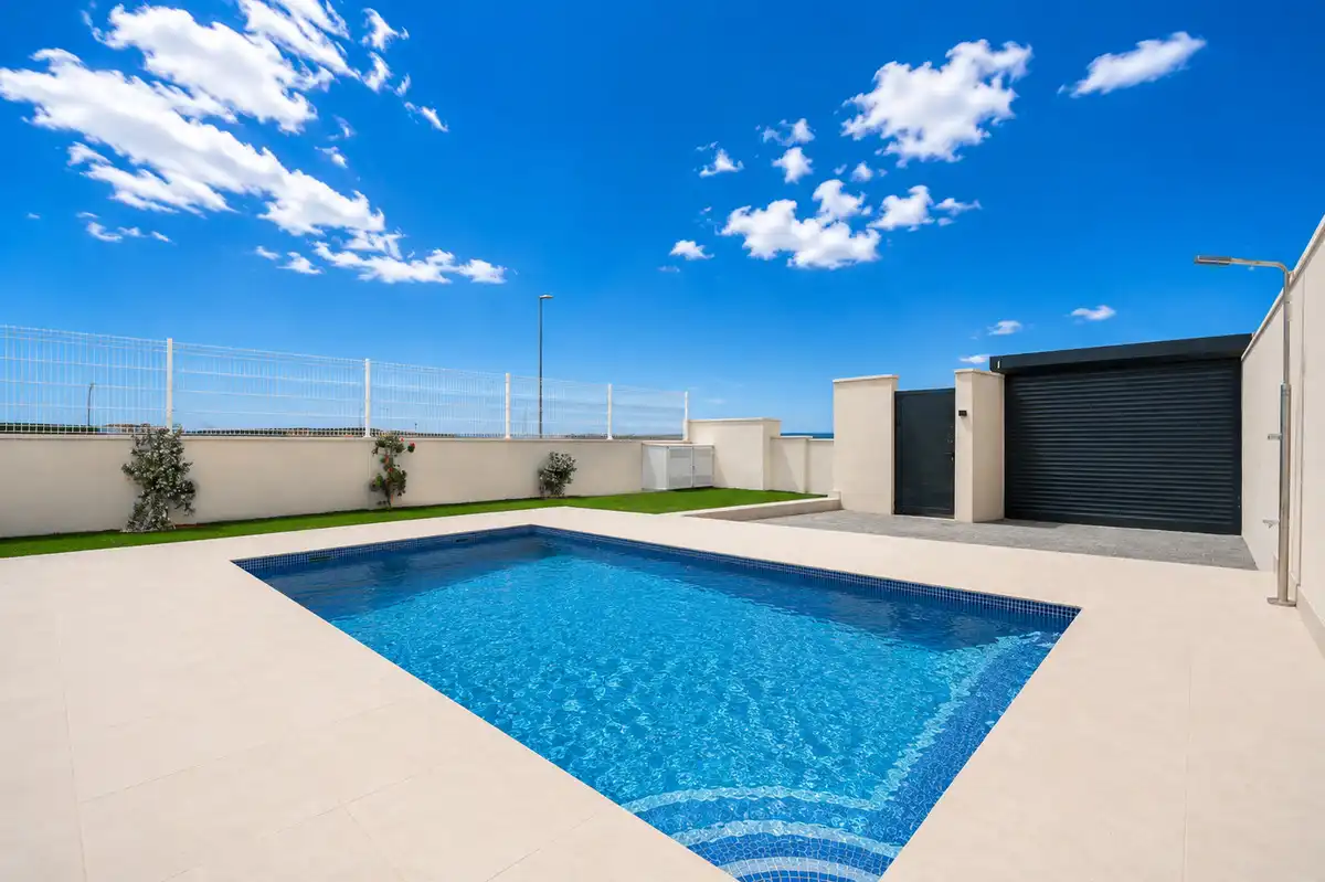 Semi-detached house with terrace for sale in Calle de Morella, imagen 5