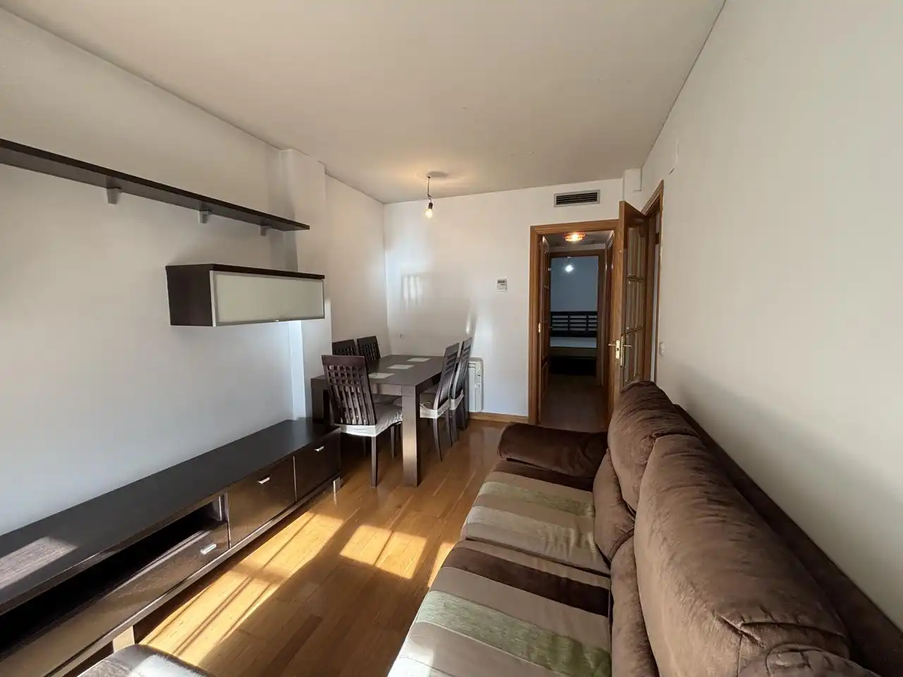 Sala de estar de Piso en venta en  Madrid Capital con Aire acondicionado, Parquet y Trastero