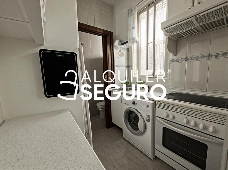 Kitchen of Flat to rent in  Madrid Capital  with Air Conditioner and Furnished