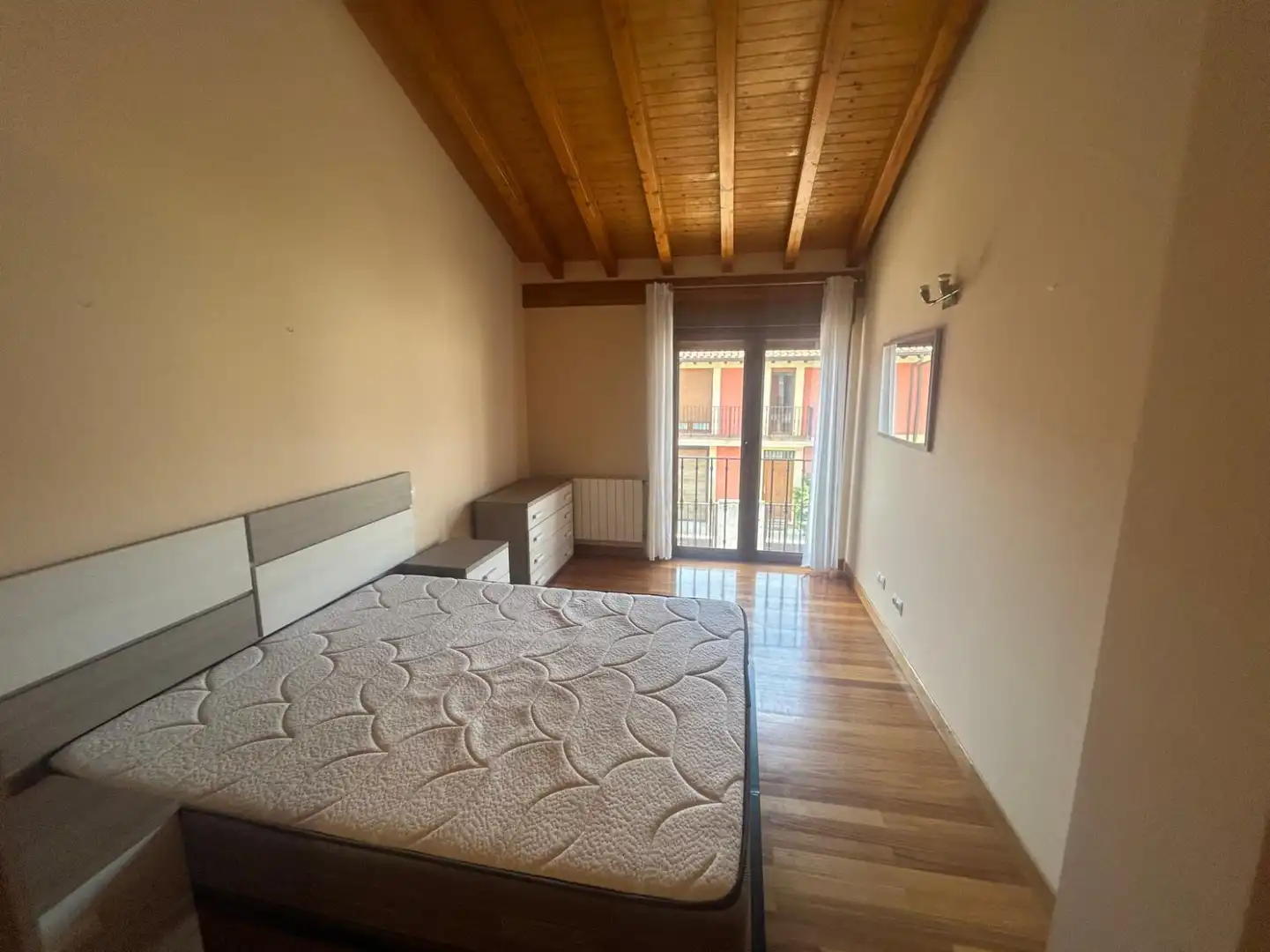 Dormitori de Casa adosada de lloguer en Entrambasaguas amb Calefacció i Jardí privat