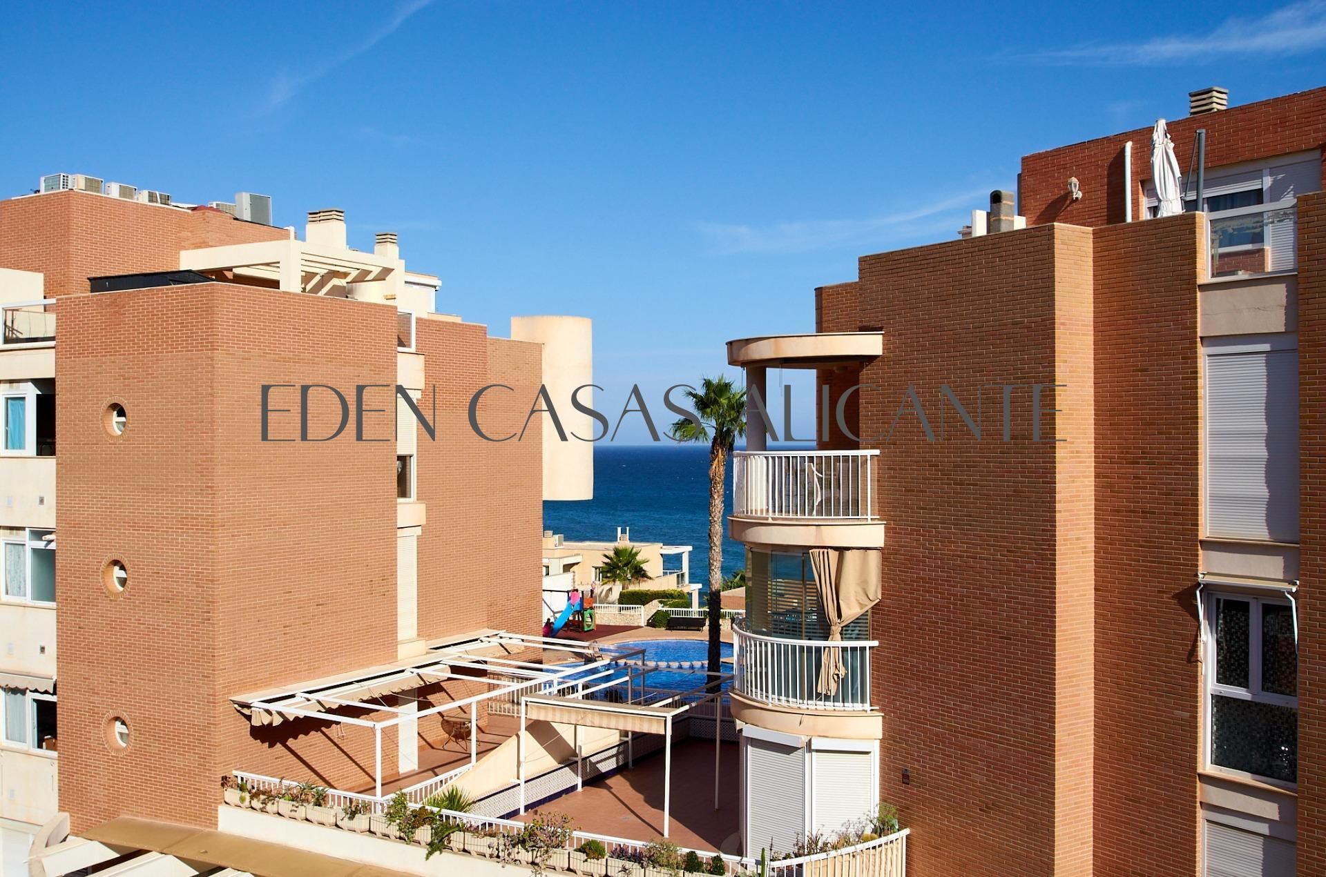 Vista exterior de Apartamento en venta en El Campello con Trastero y Balcón