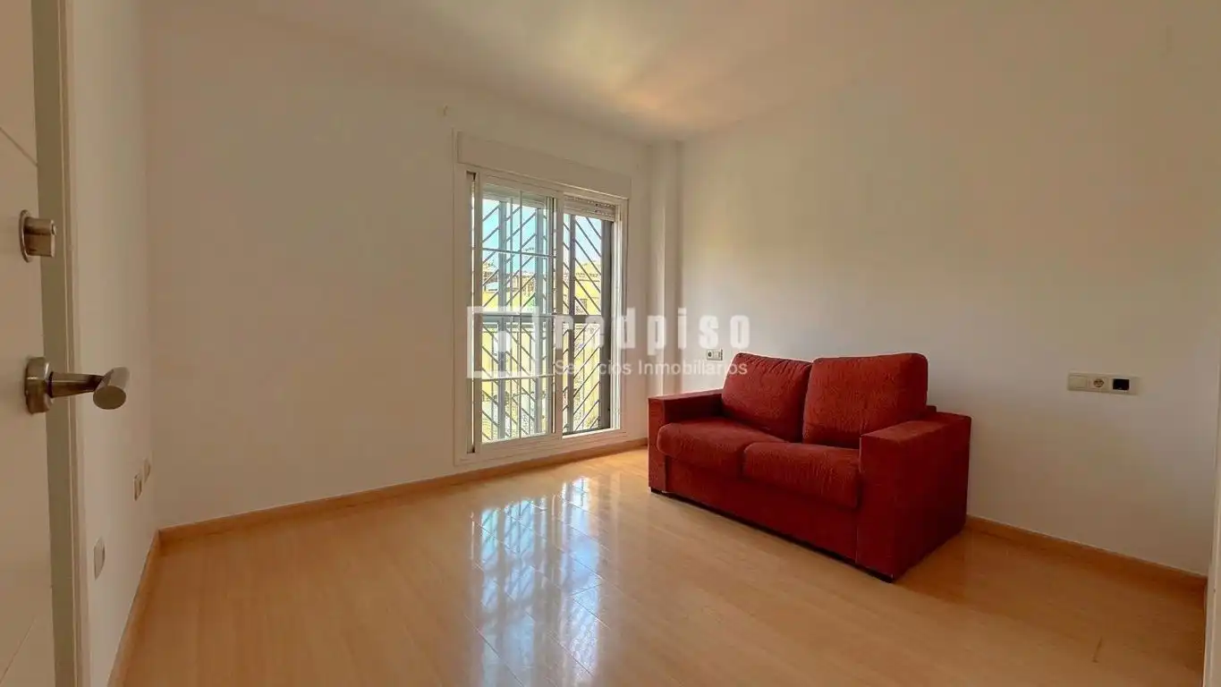 Dormitori de Casa o xalet de lloguer en Málaga amb Aire condicionat, Calefacció i Jardí privat