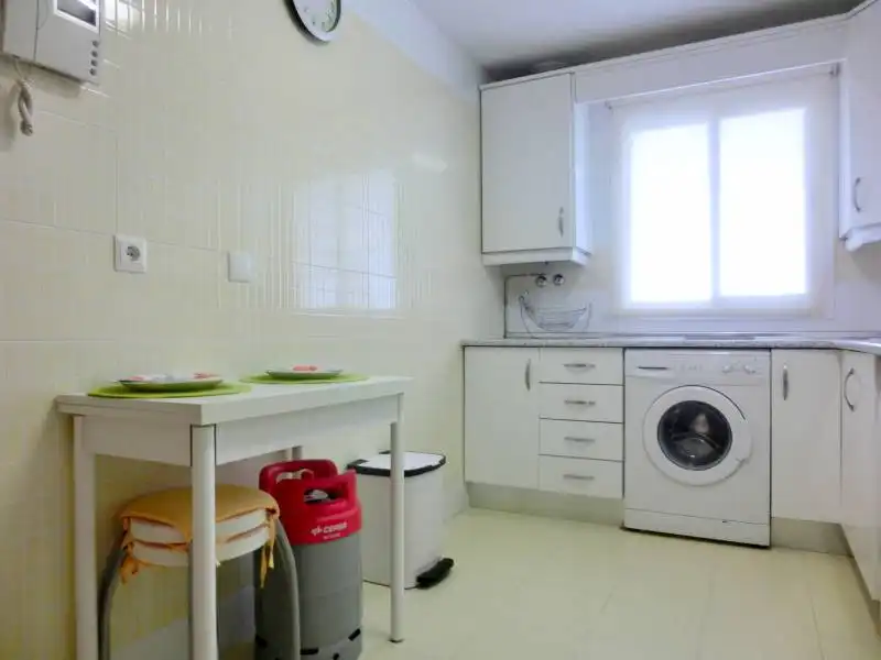 Cuina de Pis de lloguer en Sanlúcar de Barrameda amb Moblat