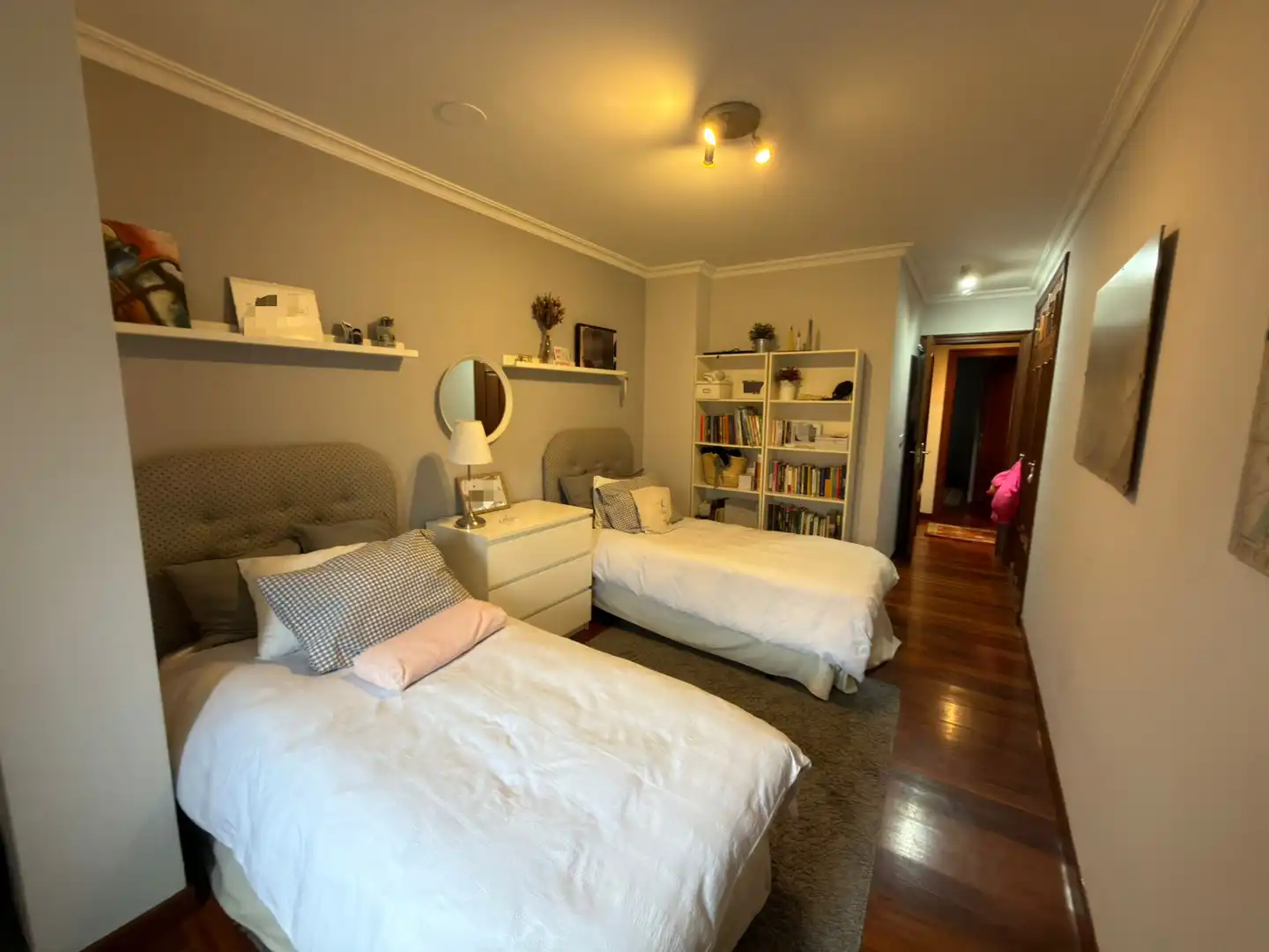 Habitación de Piso en venta en Pontevedra Capital  con Calefacción, Parquet y Trastero