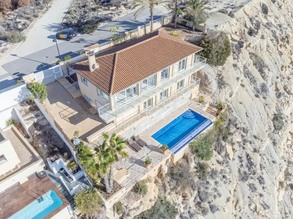 Casa o xalet en venda a Avinguda de l'Alacantí, Pueblo Acantilado - Lanuza