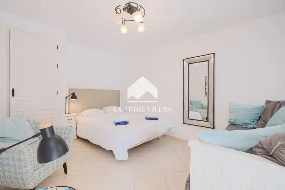 Dormitori de Casa o xalet en venda en Salobreña amb Jardí privat, Terrassa i Piscina comunitària
