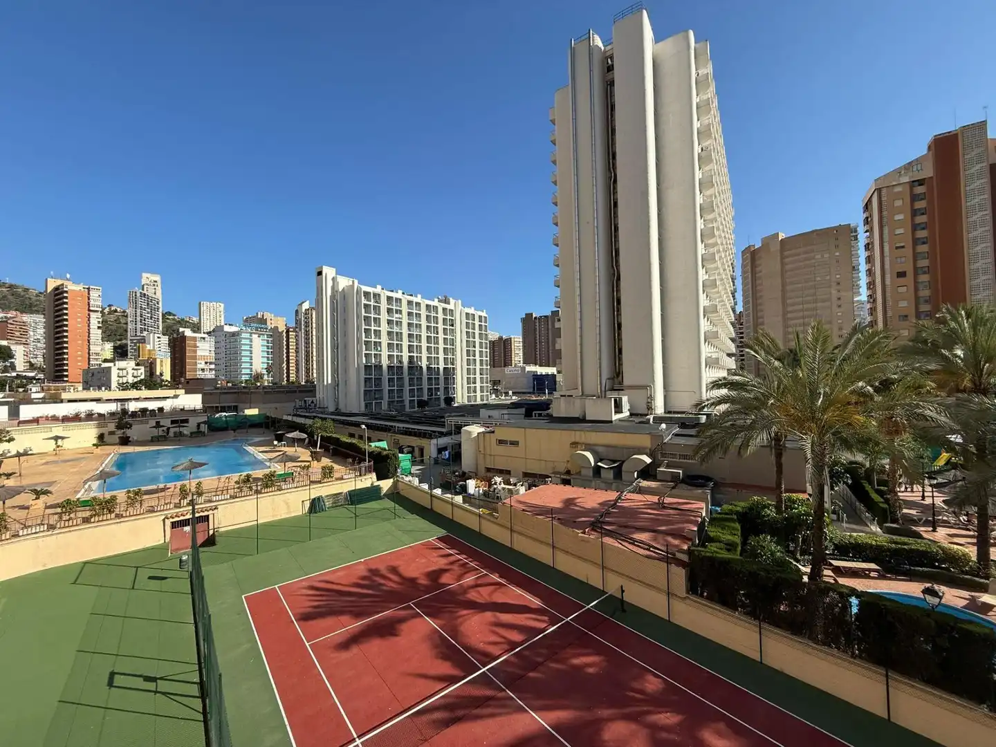 Piscina de Apartamento en venta en Benidorm con Aire acondicionado, Terraza y Amueblado