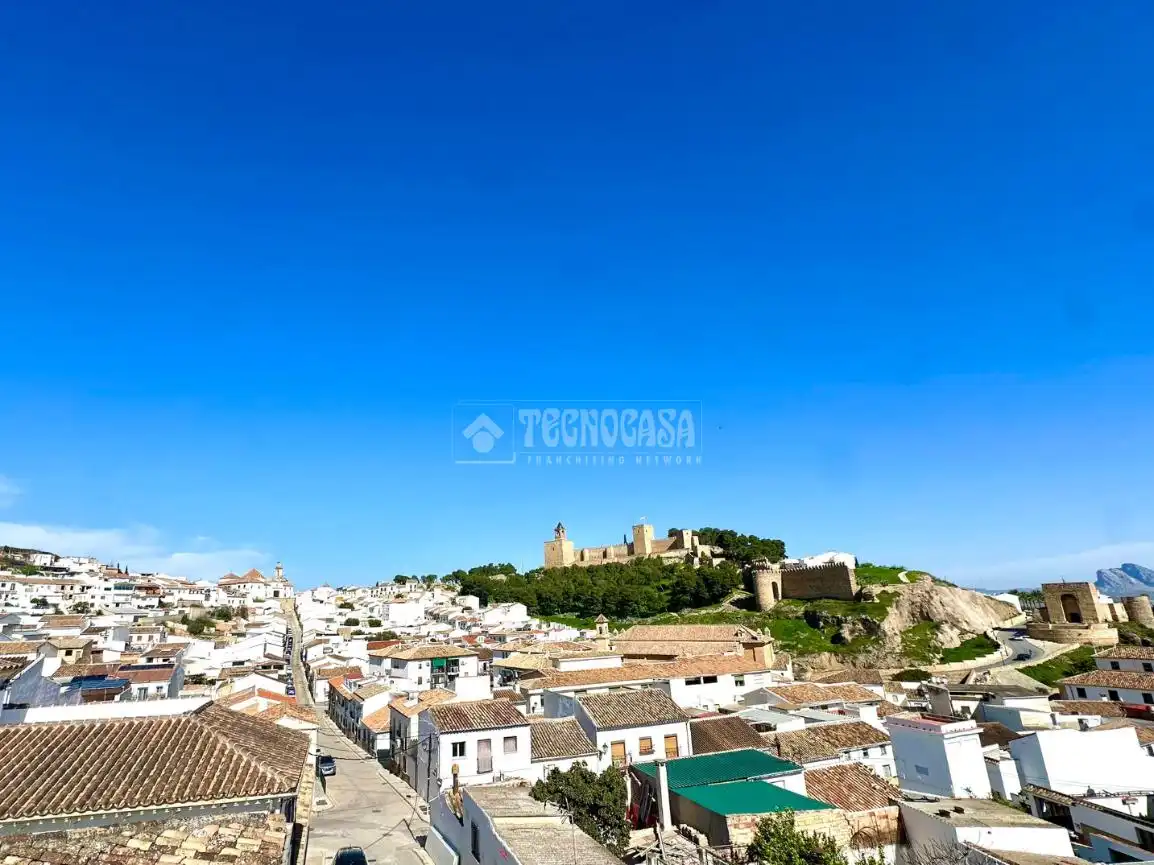 Vista exterior de Casa adosada en venta en Antequera con Aire acondicionado, Trastero y Amueblado