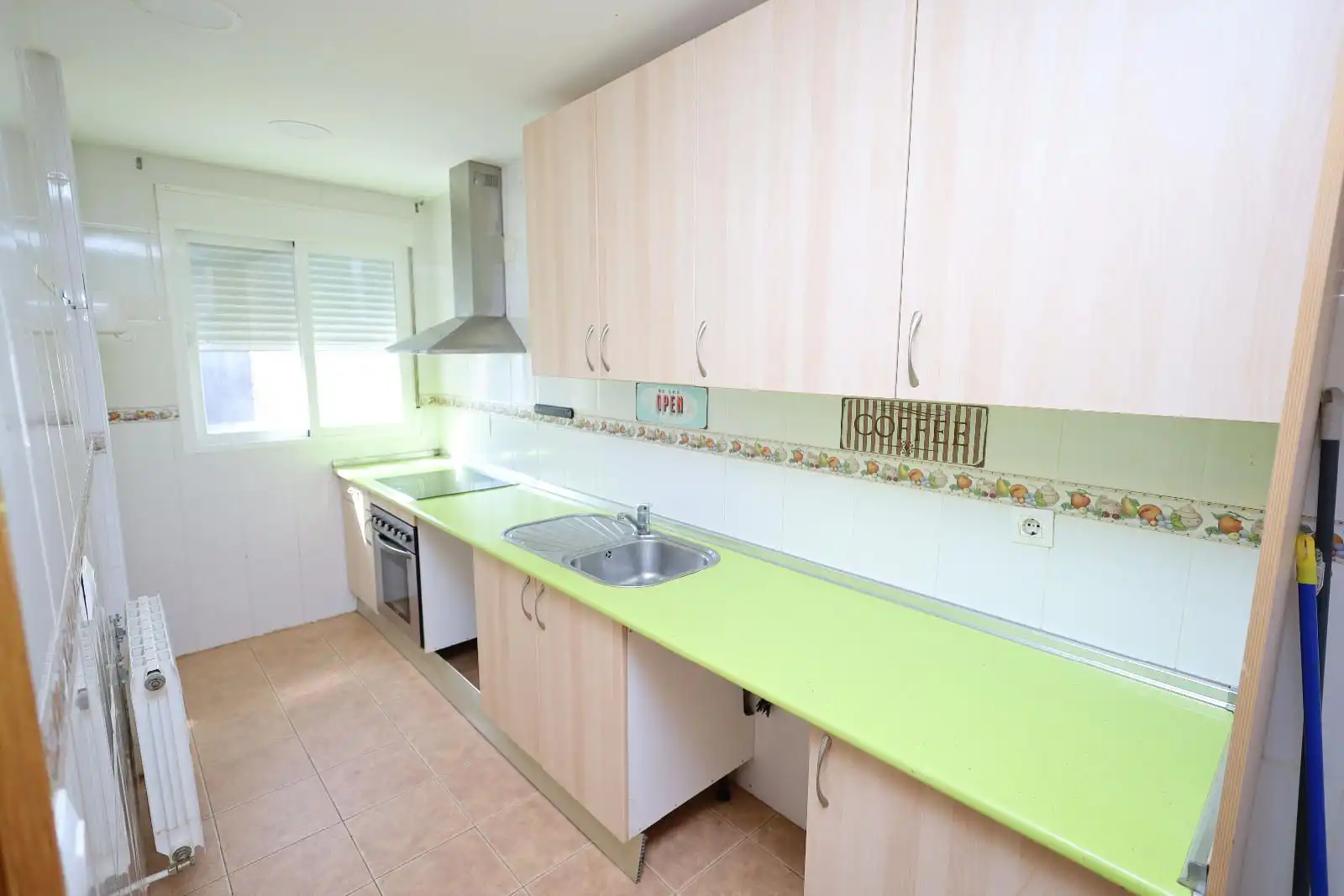Kitchen of Detached homes for sale in Las Ventas de Retamosa  with Air Conditioner, Heating and Private garden