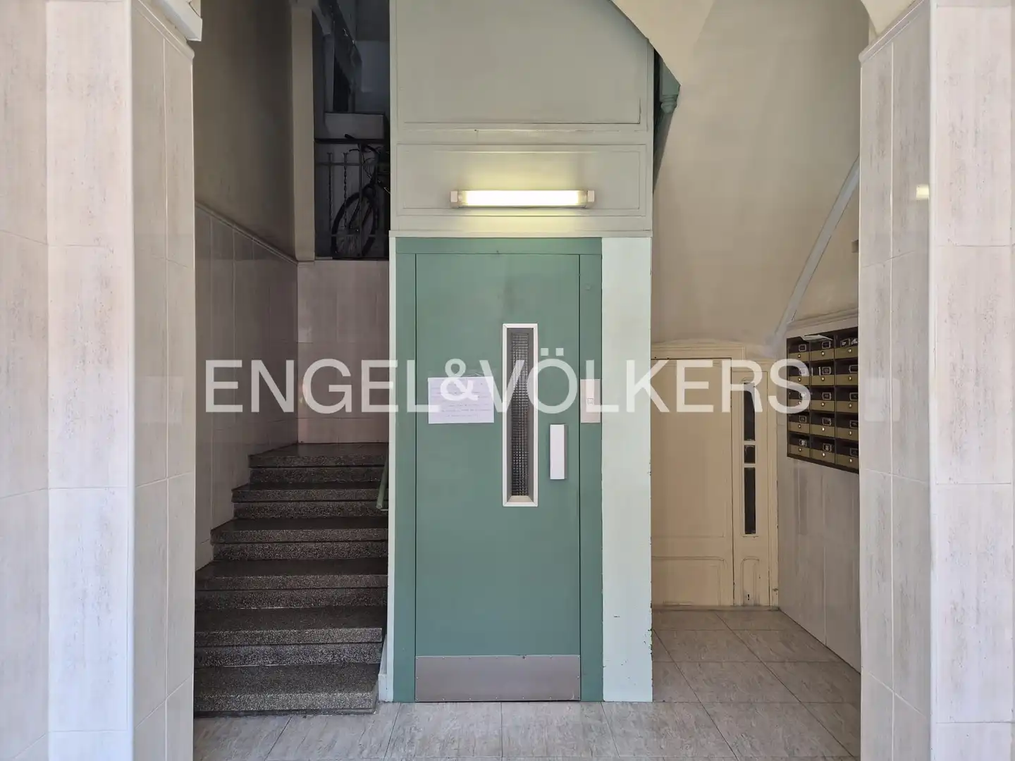 Flat for sale in Barcelona  with Air Conditioner, Heating and Terrace