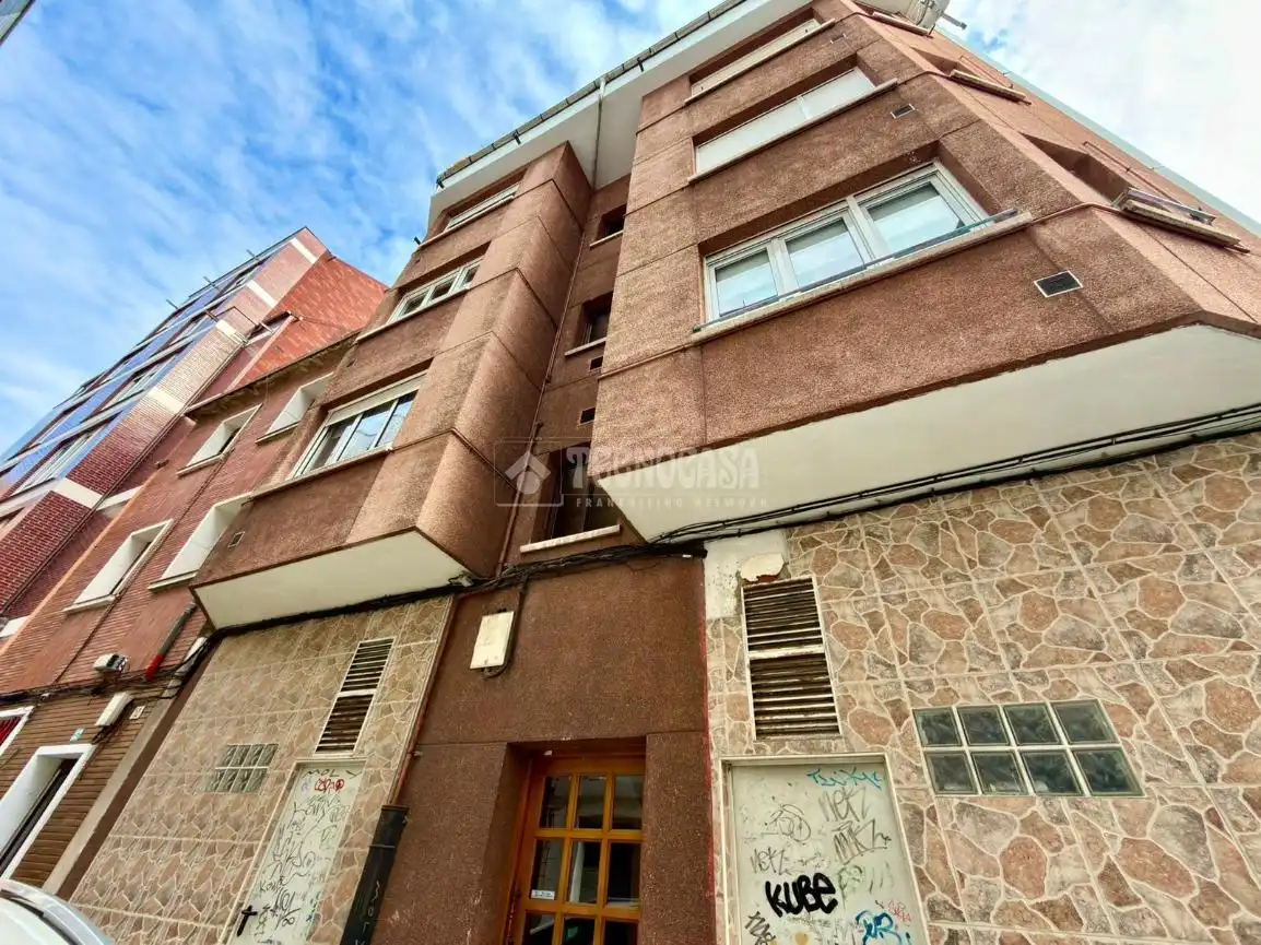 Vista exterior de Pis en venda en Gijón  amb Traster