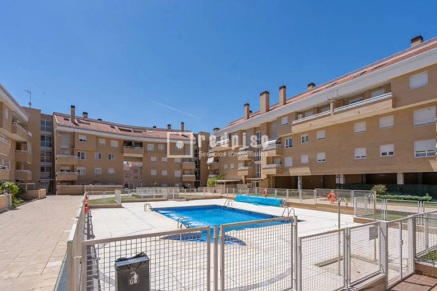 Schwimmbecken von Wohnung zum Verkauf in Arroyomolinos (Madrid) mit Klimaanlage, Heizung und Privatgarten