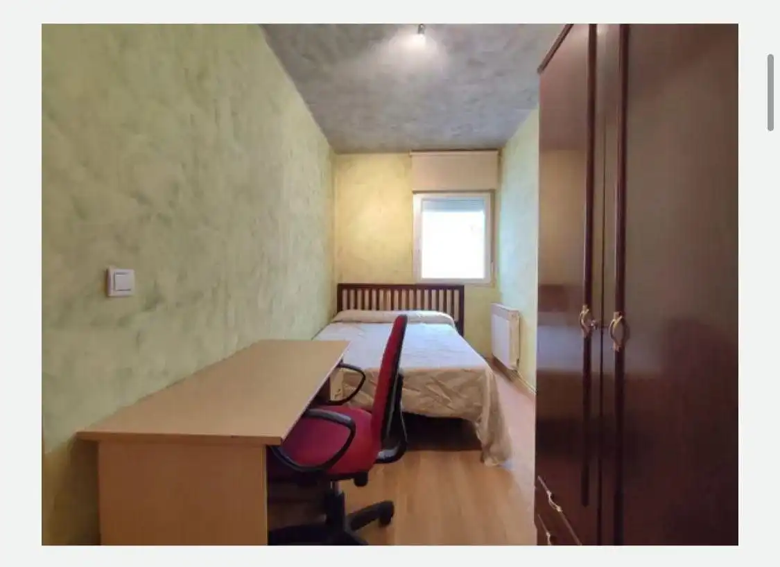 Bedroom of Flat for rent in Salamanca  with Air Conditioner, Heating and Furnished