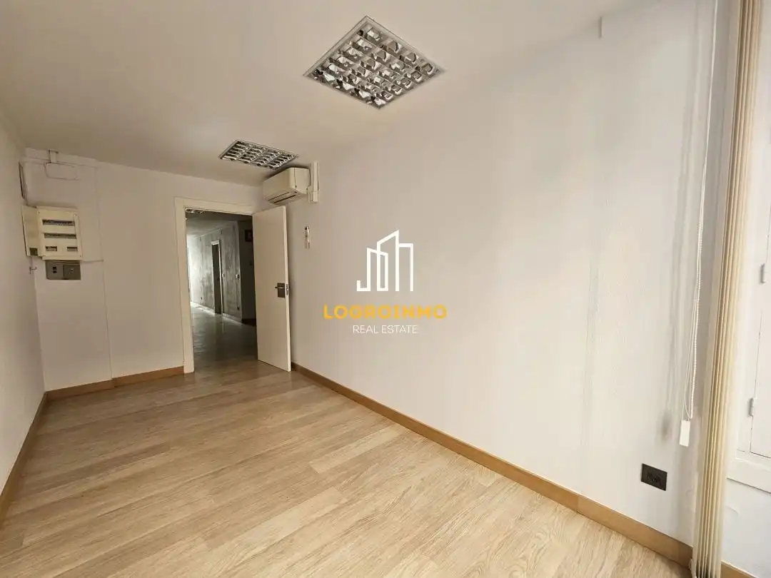 Flat for sale in  Logroño  with Air Conditioner, Heating and Storage room