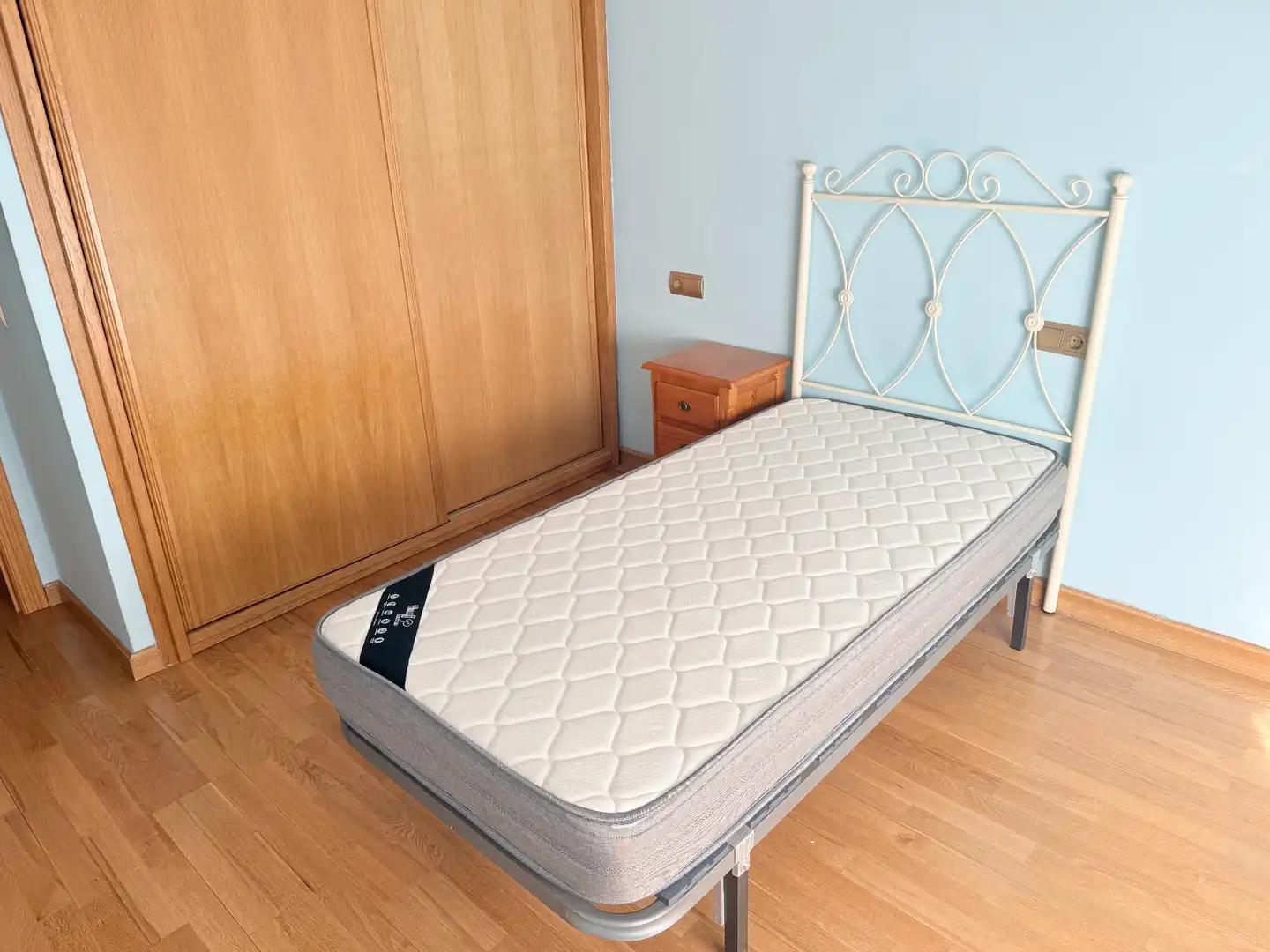 Bedroom of Flat for rent in Villaquilambre  with Heating, Furnished and Oven
