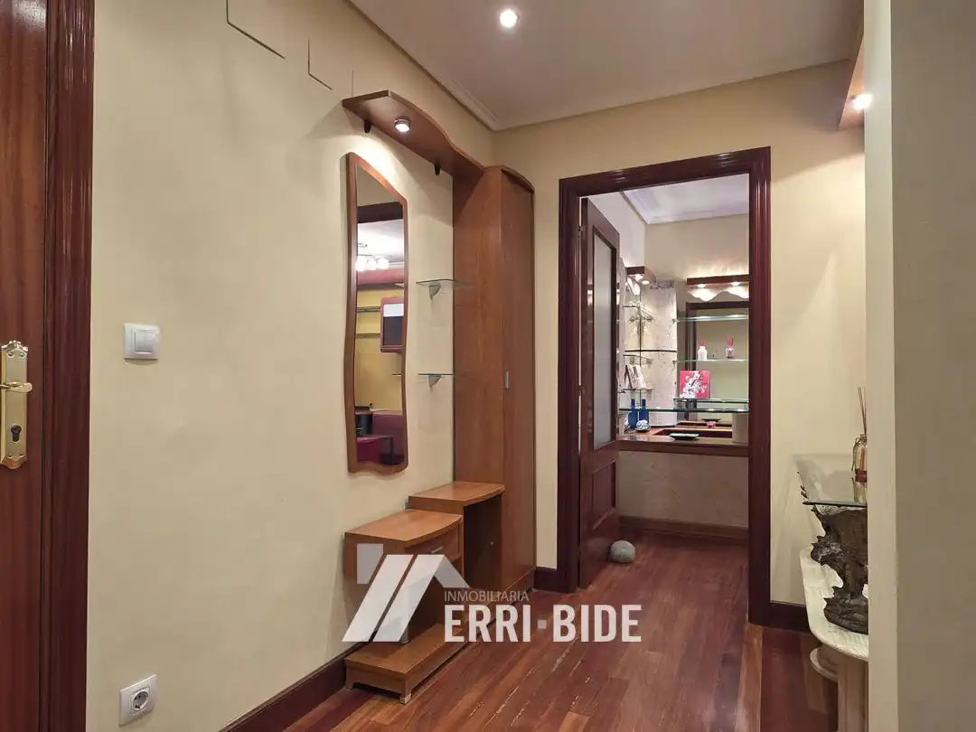 Piso en venta en Mungia con Calefacción, Trastero y Balcón