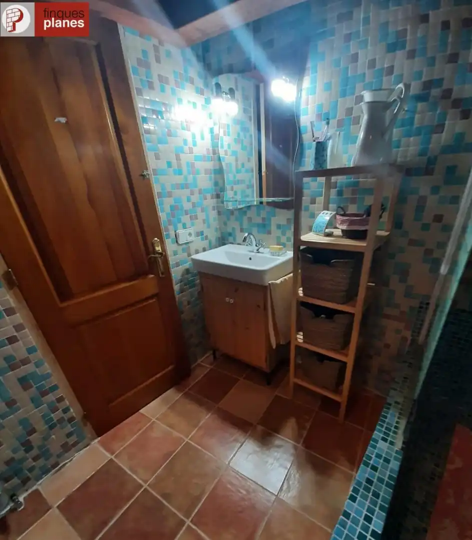 Baño de Casa o chalet en venta en Cabó con Calefacción y Jardín privado