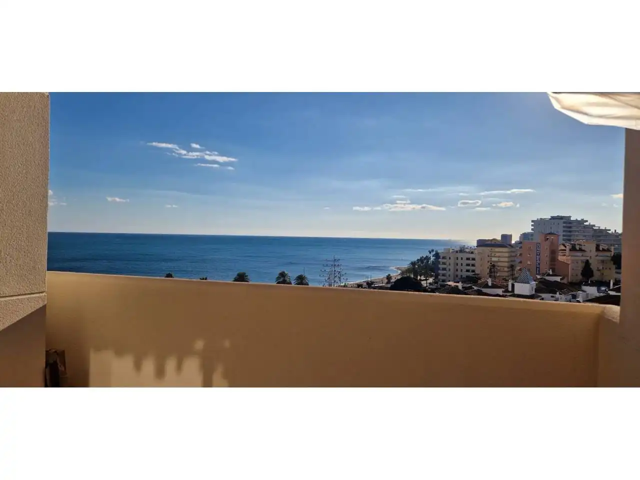 Vista exterior de Àtic en venda en Benalmádena amb Aire condicionat, Calefacció i Terrassa
