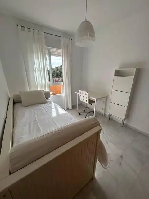 Habitación de Ático de alquiler en Fuengirola con Aire acondicionado, Terraza y Trastero