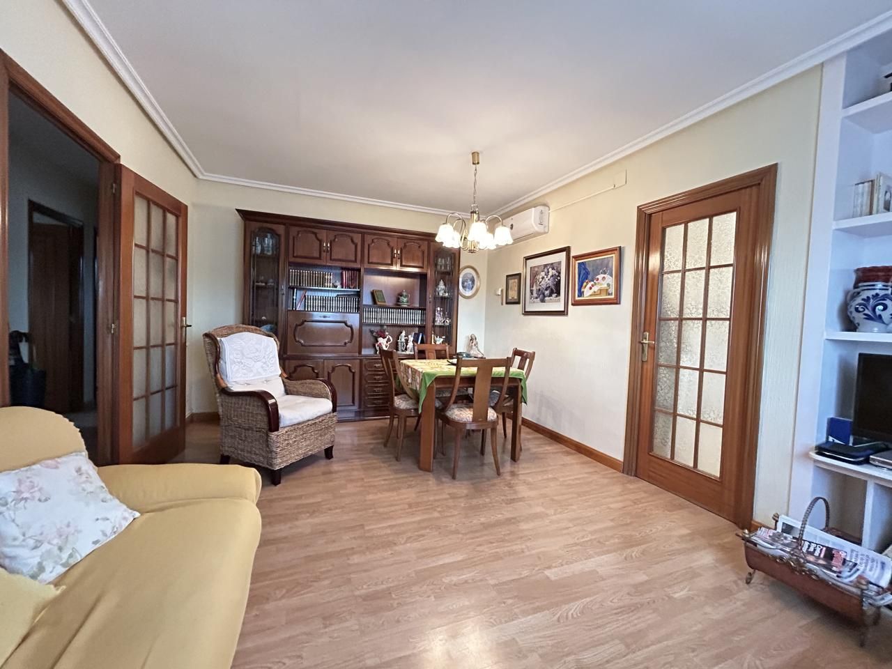 Sala d'estar de Casa o xalet en venda en Castejón (Navarra) amb Aire condicionat, Calefacció i Jardí privat