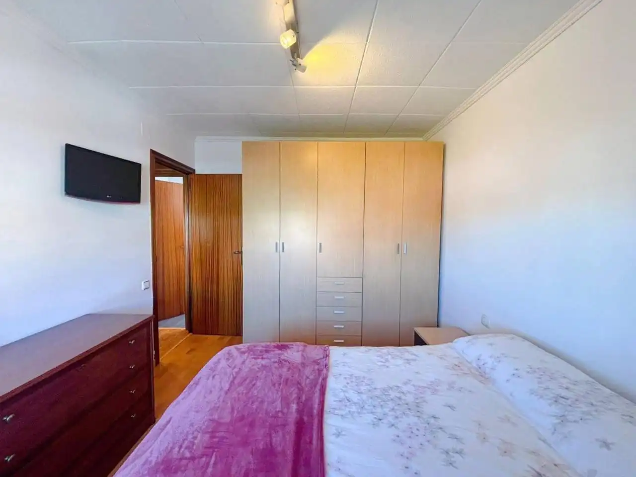 Habitación de Piso en venta en Cerdanyola del Vallès con Aire acondicionado, Calefacción y Parquet