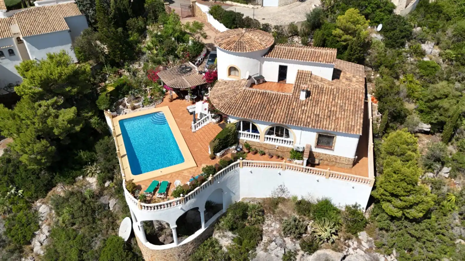 Vista exterior de Casa o chalet en venta en Benitachell / El Poble Nou de Benitatxell con Aire acondicionado, Calefacción y Jardín privado