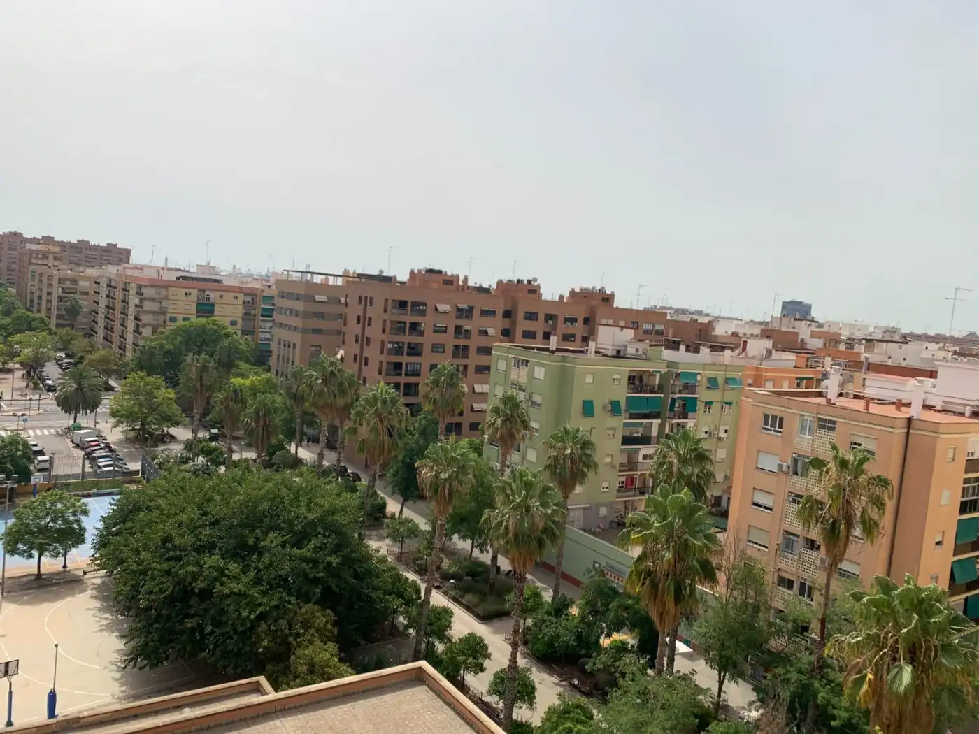 Vista exterior de Pis de lloguer en Valencia amb Jardí privat, Moblat i Balcó