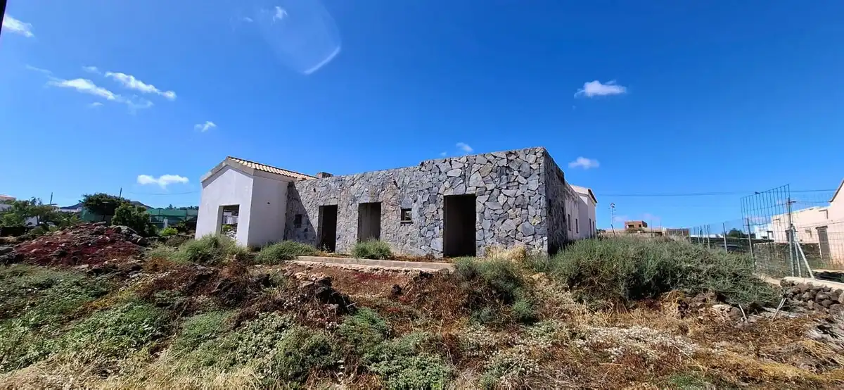 Vista exterior de Casa o xalet en venda en La Oliva amb Jardí privat i Terrassa