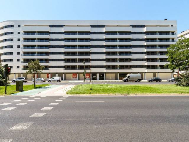 Local comercial en Alquiler en Avenida de las Ciencias, 19 en Colores -  Entreparques
