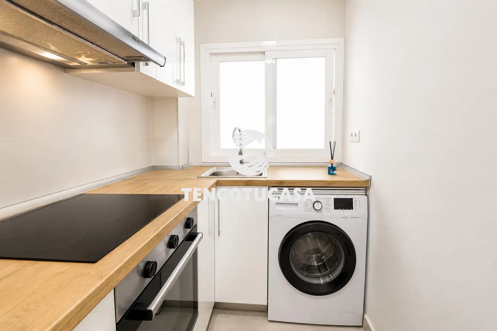 Cuina de Pis en venda en Madrid amb Aire condicionat, Calefacció i Terrassa