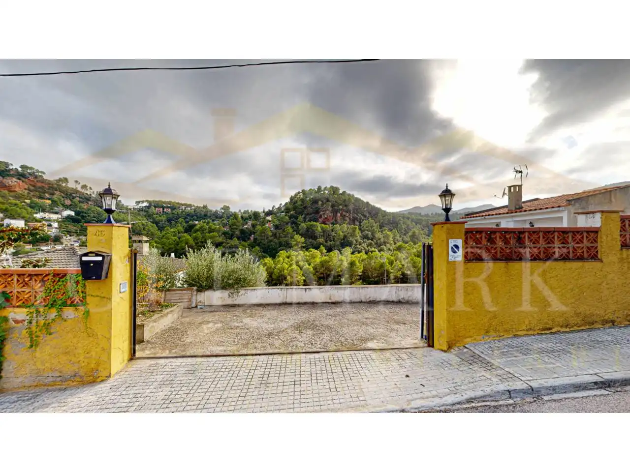 Vista exterior de Casa o chalet en venta en Corbera de Llobregat con Aire acondicionado, Calefacción y Jardín privado