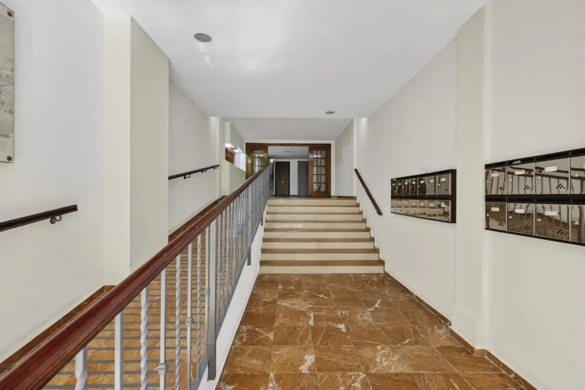 Flat for sale in Sevilla  with Air Conditioner and Heating