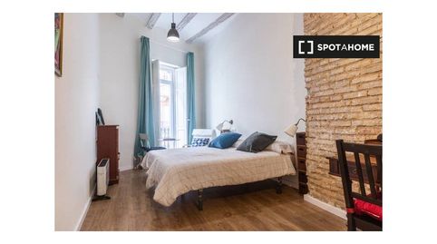 Apartamento de 3 dormitorios en alquiler en LEixample, Valencia
