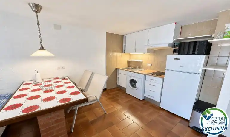 Cocina de Piso en venta en Roses con Calefacción, Terraza y Amueblado
