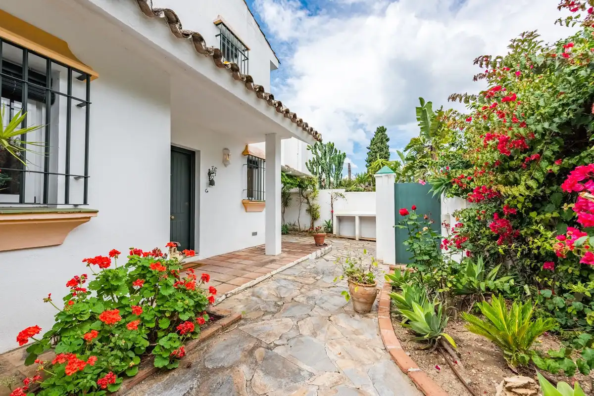 Detached house with terrace for sale in Avenida del Coral 48, imagen 3