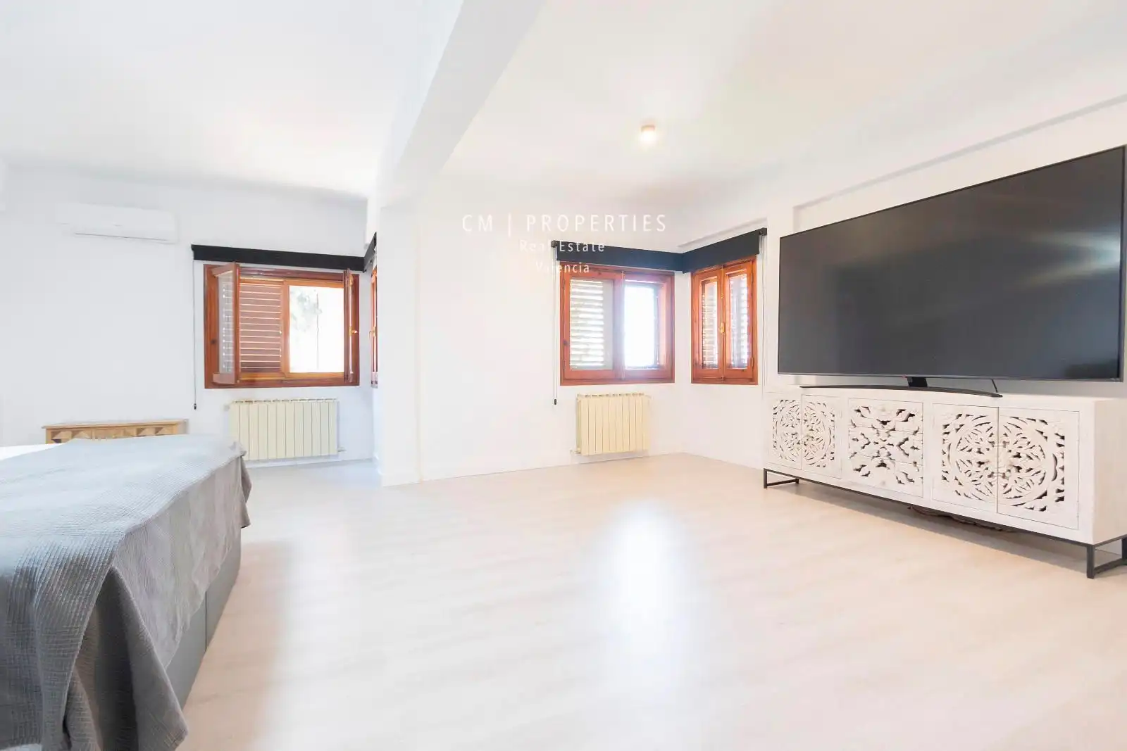 Sala de estar de Casa o chalet en venta en Paterna con Aire acondicionado, Calefacción y Piscina