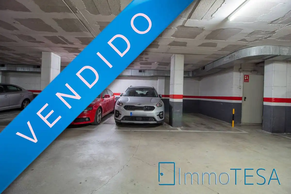 Parking for sale in Centre - Sant Oleguer