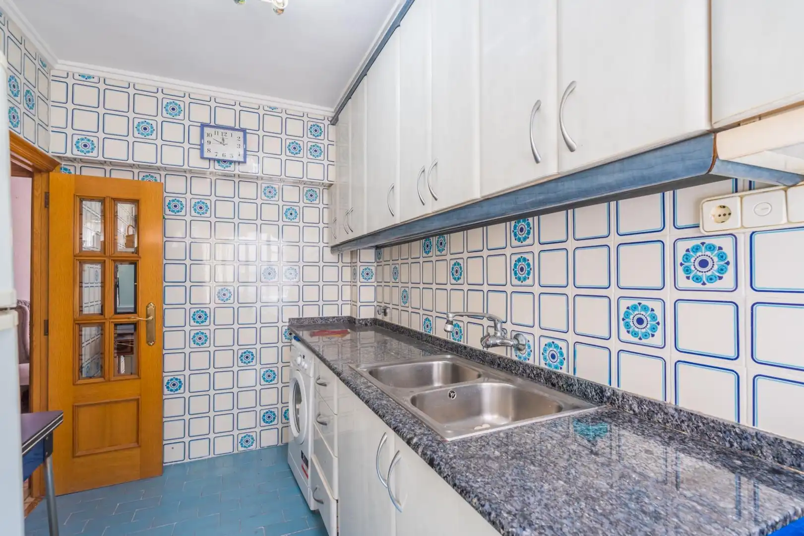 Kitchen of Apartments for sale in Valencia  with Air Conditioner