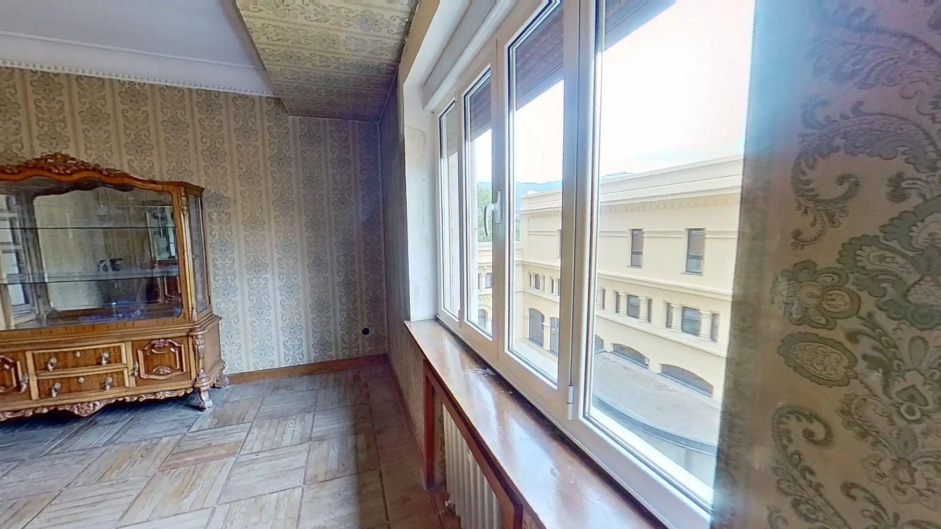 Habitación de Piso en venta en Oviedo  con Calefacción
